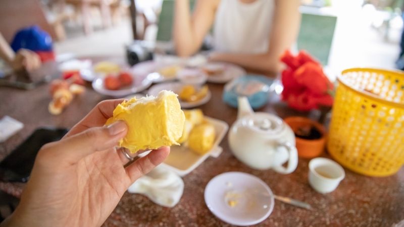 Ai không nên ăn sầu riêng?
