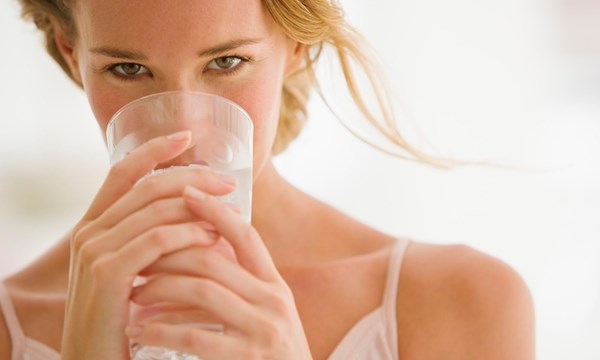 Uống nhiều nước và uống nước trước khi ăn