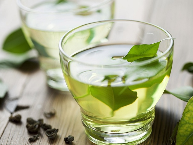 Uống trà xanh vào buổi sáng để giảm cân