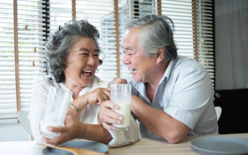 Sữa tươi không đường giúp chống lão hóa và kéo dài tuổi thọ