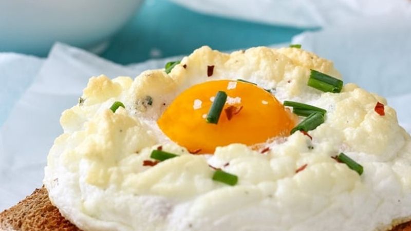 Nên ăn trứng buổi sáng