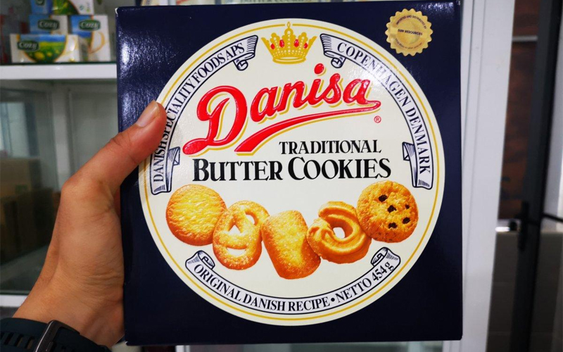Ăn bánh quy Danisa đúng cách