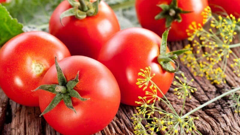100g cà chua chỉ chứa khoảng 18 calo