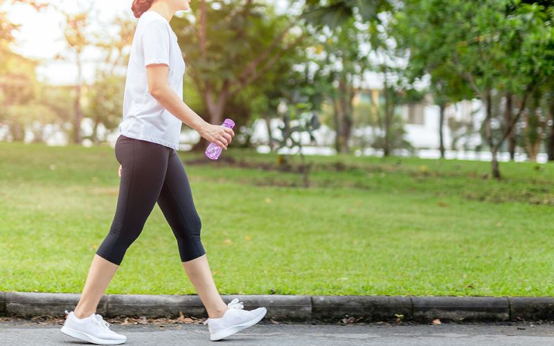 Mức calo tiêu hao khi đi bộ 1 tiếng đối với người có cân nặng 54 - 63kg