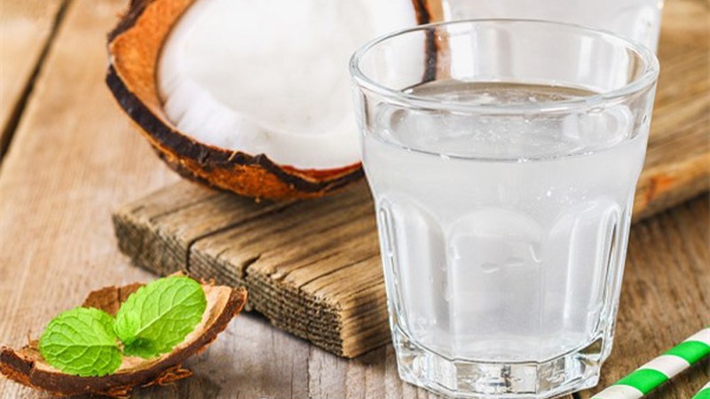Uống nước dừa đúng cách sẽ khiến cân nặng giảm đi đáng kể