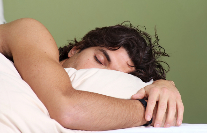 Ngủ nude giúp cơ thể thoải mái, giảm căng thẳng, lưu thông máu tốt hơn