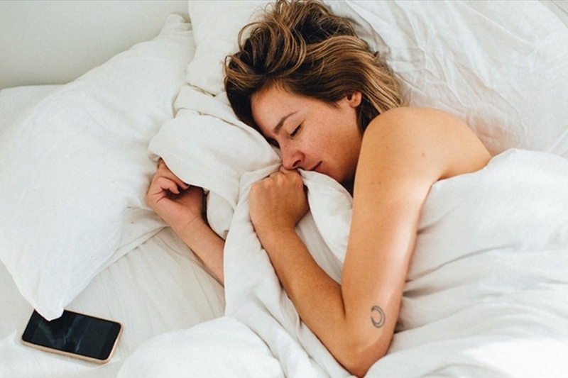 Tập thói quen ngủ ngay hoặc sau 30 phút khi đã lên giường