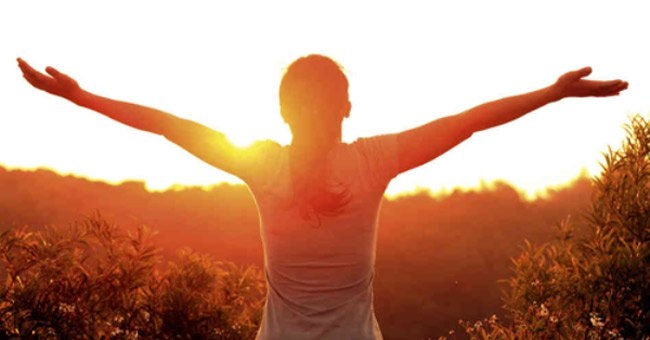 Tiếp xúc với ánh nắng mặt trời sau khi thức dậy giúp cơ thể thoải mái hơn
