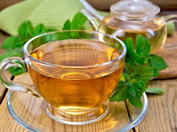Một cốc trà thảo dược ấm khiến cho tinh thần được thoải mái, đưa bạn nhanh chóng đi vào giấc ngủ