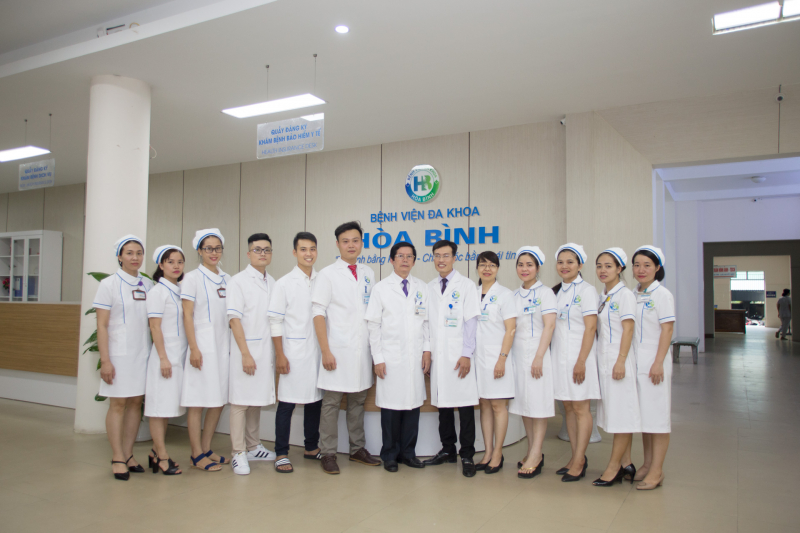Đội ngũ Y bác sỹ của bệnh viện đa khoa Hòa Bình