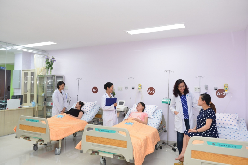 Bệnh viện Đại học Y Dược TP.HCM còn có hệ thống phòng khám và dưỡng sức hiện đại, rộng rãi, cung cấp hầu như đầy đủ tiện nghi