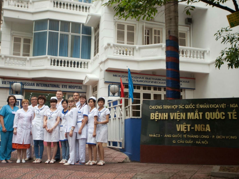 Đội ngũ nhân viên của bệnh viện mắt quốc tế Việt Nga