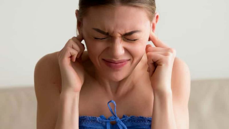 Bị ù tai vì sao? Nguyên nhân, triệu chứng và cách ngăn ngừa bệnh ù tai