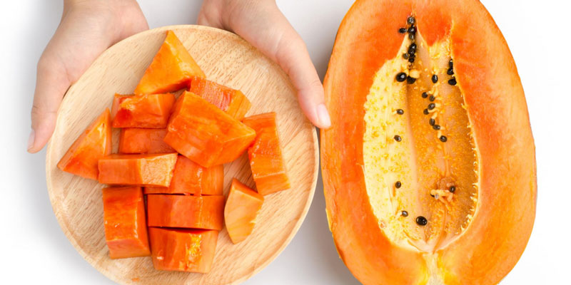 Với hợp chất papain, vitamin A và chất carotene dồi dào thì đu đủ giúp kiểm soát lượng đường trong máu