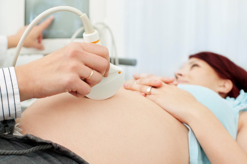 Siêu âm và xét nghiệm sàng lọc trước sinh để làm gì | Medlatec